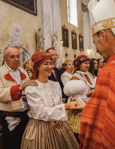 Reportážní fotografie focená svatebním fotografem Fotky s duší na biřmování v Polešovicích na Slovácku u Uherského Hradiště.