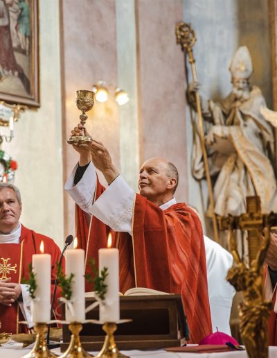 Reportážní fotografie focená svatebním fotografem Fotky s duší na biřmování v Polešovicích na Slovácku u Uherského Hradiště.