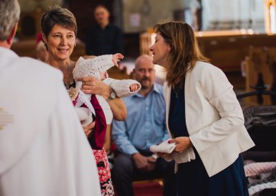 Reportážní fotografie focená svatebním fotografem Fotky s duší na křtinách v Polešovicích na Slovácku u Uherského Hradiště.