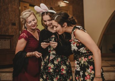 Svatební fotografie od svatební fotografky Fotky s duší pořízená ve vinařství Skalák na Slovácku v obci Ježov.